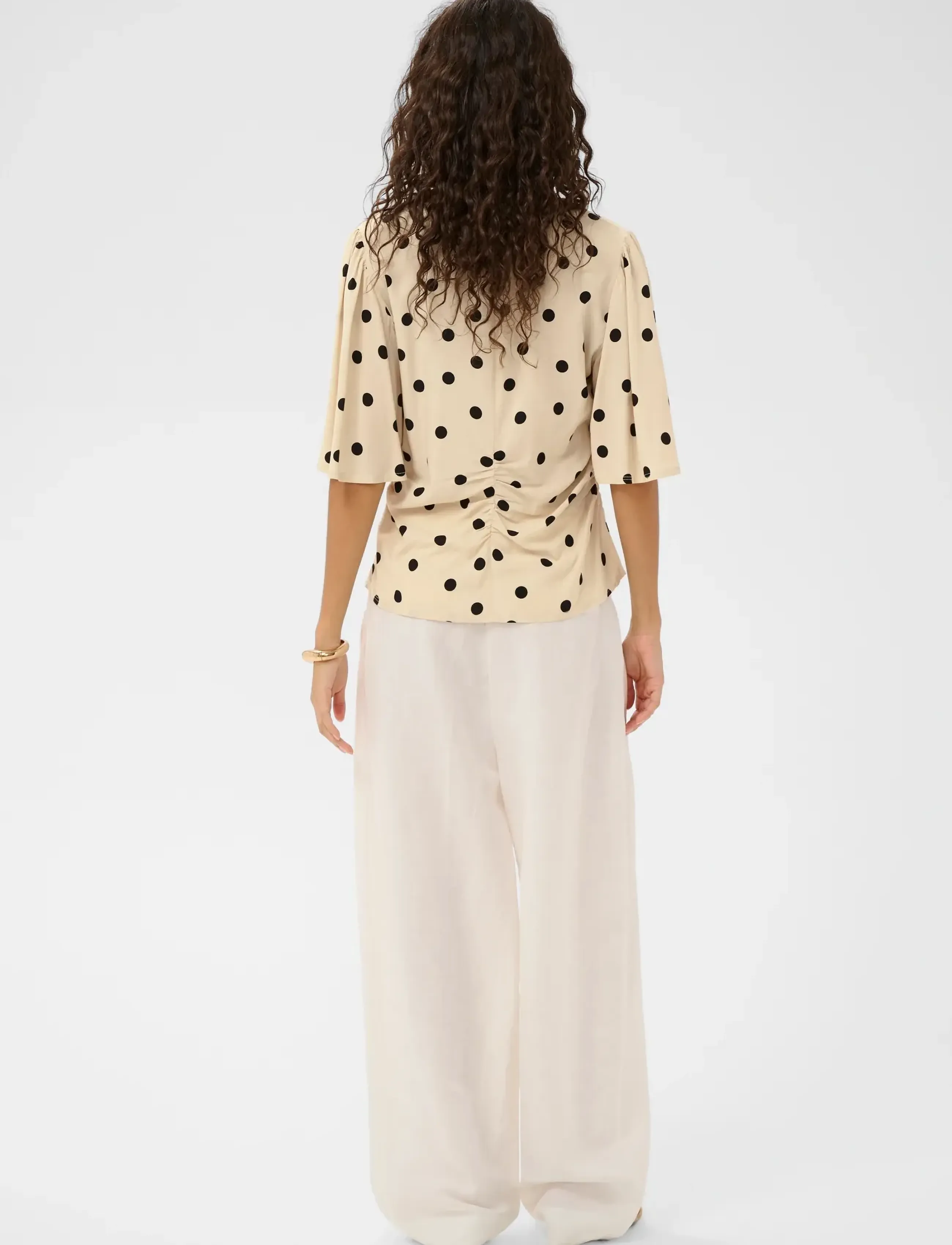 Soaked - SLArjana Ruching Blouse SS - kortærmede bluser - oatmeal with black dots - 4