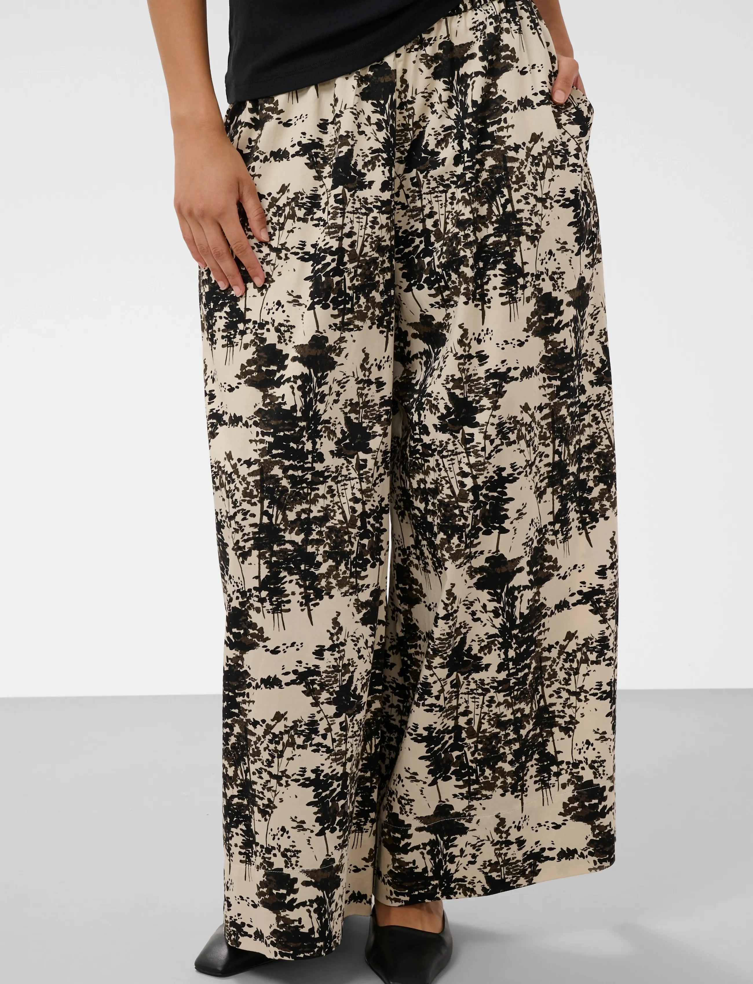 Soaked SLNaelle Printed Pants - Kläder - OATMEAL FOREST / cream
