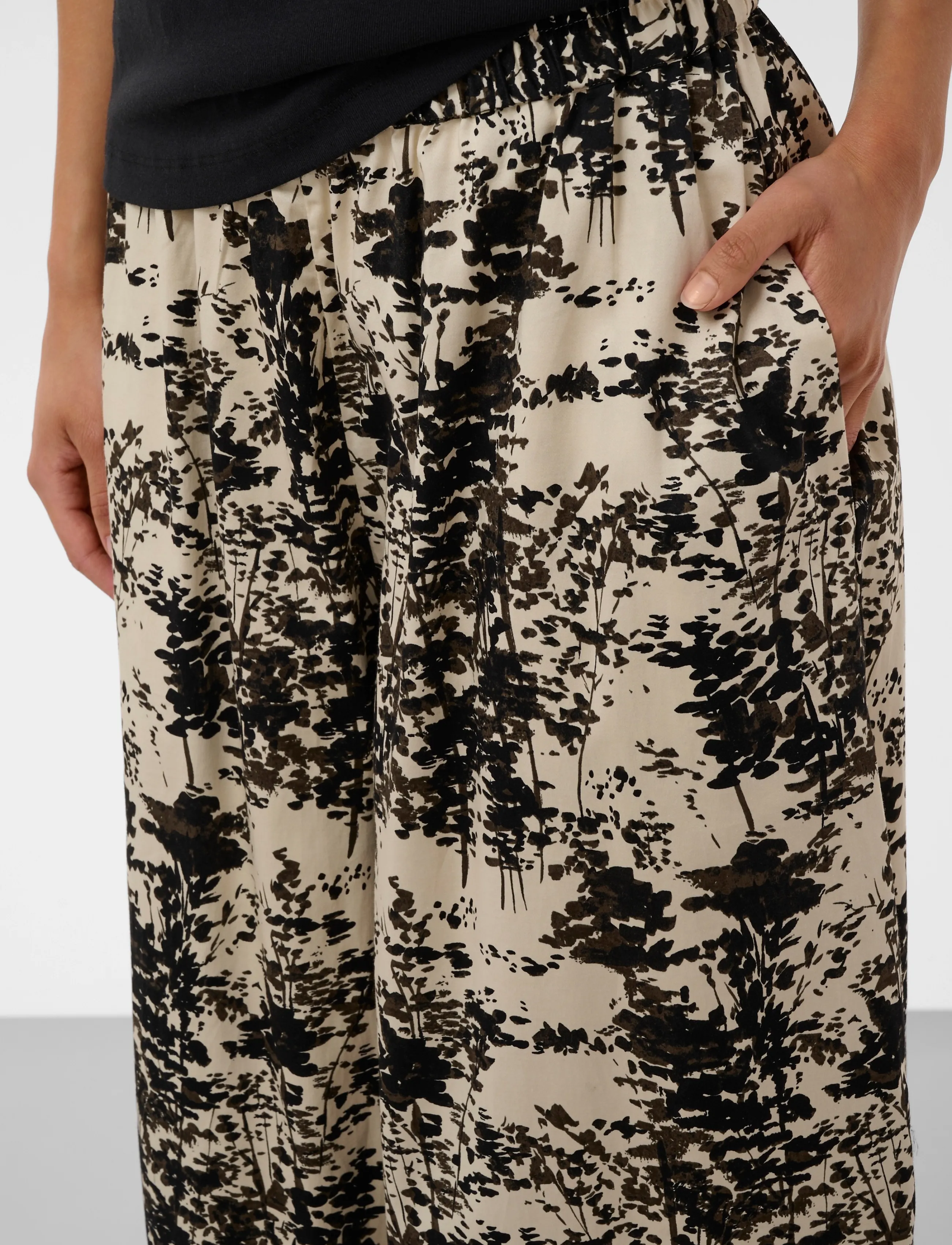 Soaked - SLNaelle Printed Pants - wide leg trousers - oatmeal forest - 5