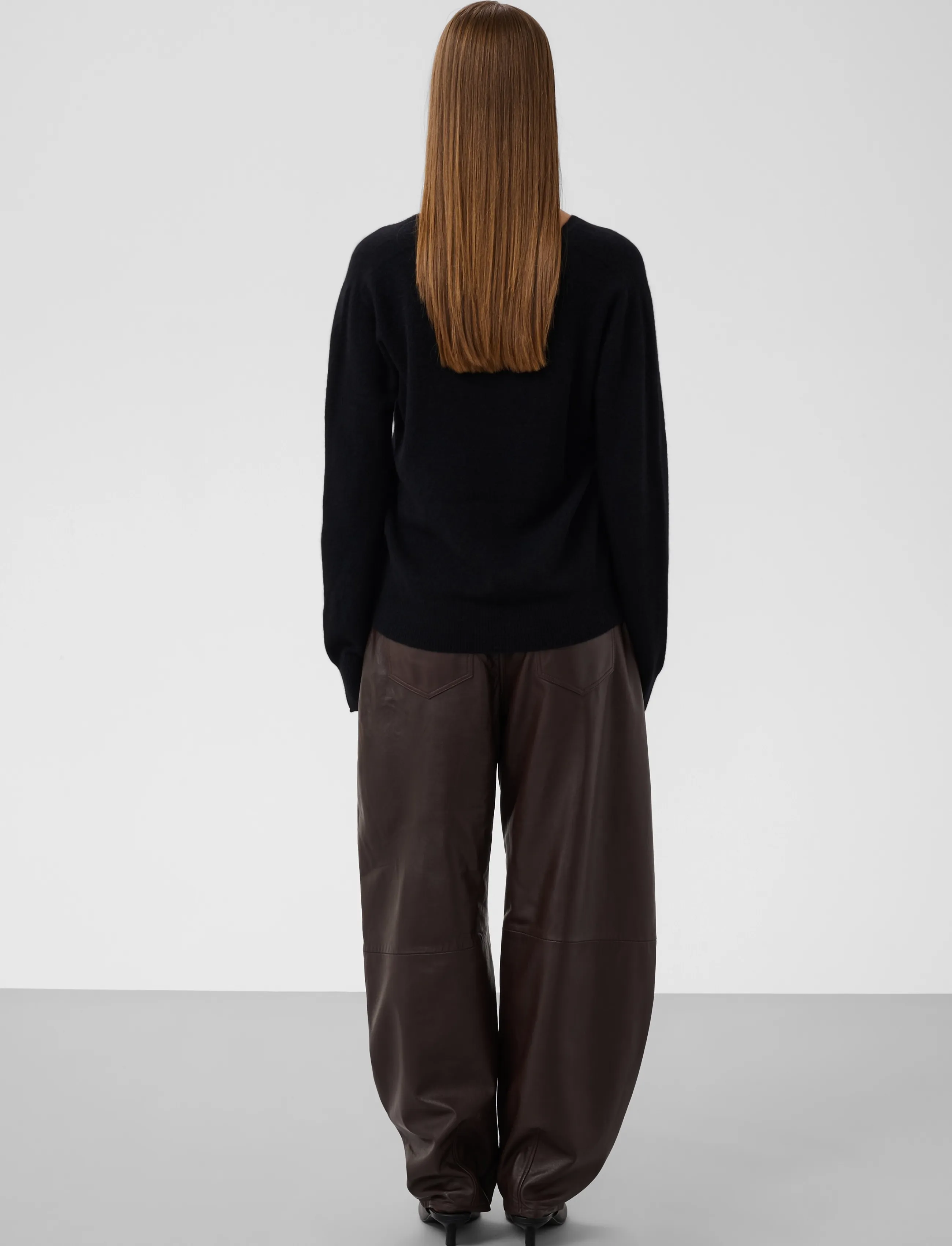 Soaked - SLSida Seamless V-Neck Pullover - stickade tröjor - black - 4