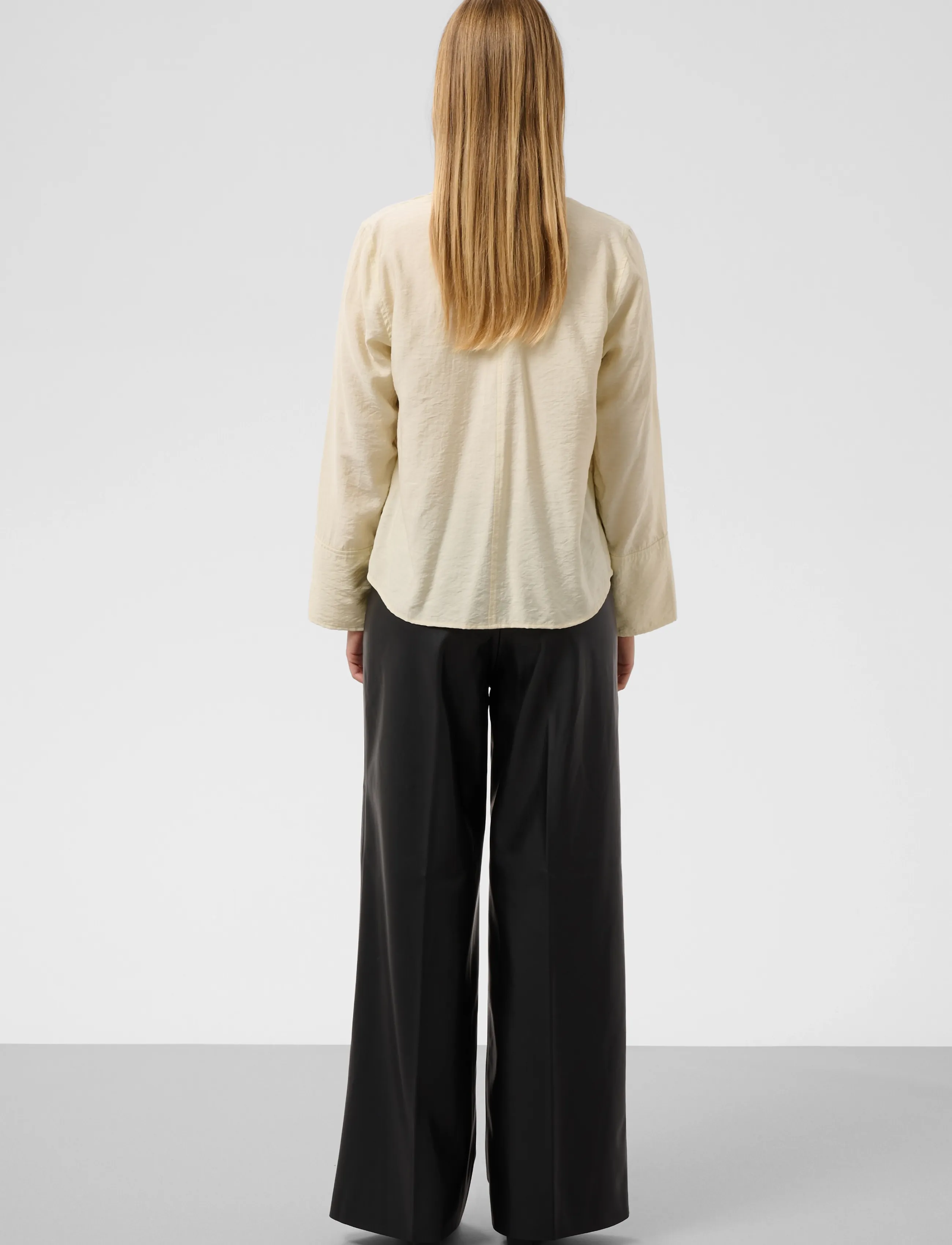 Soaked - SLLeodora Merapi V-neck Blouse - långärmade blusar - pistachio shell - 4