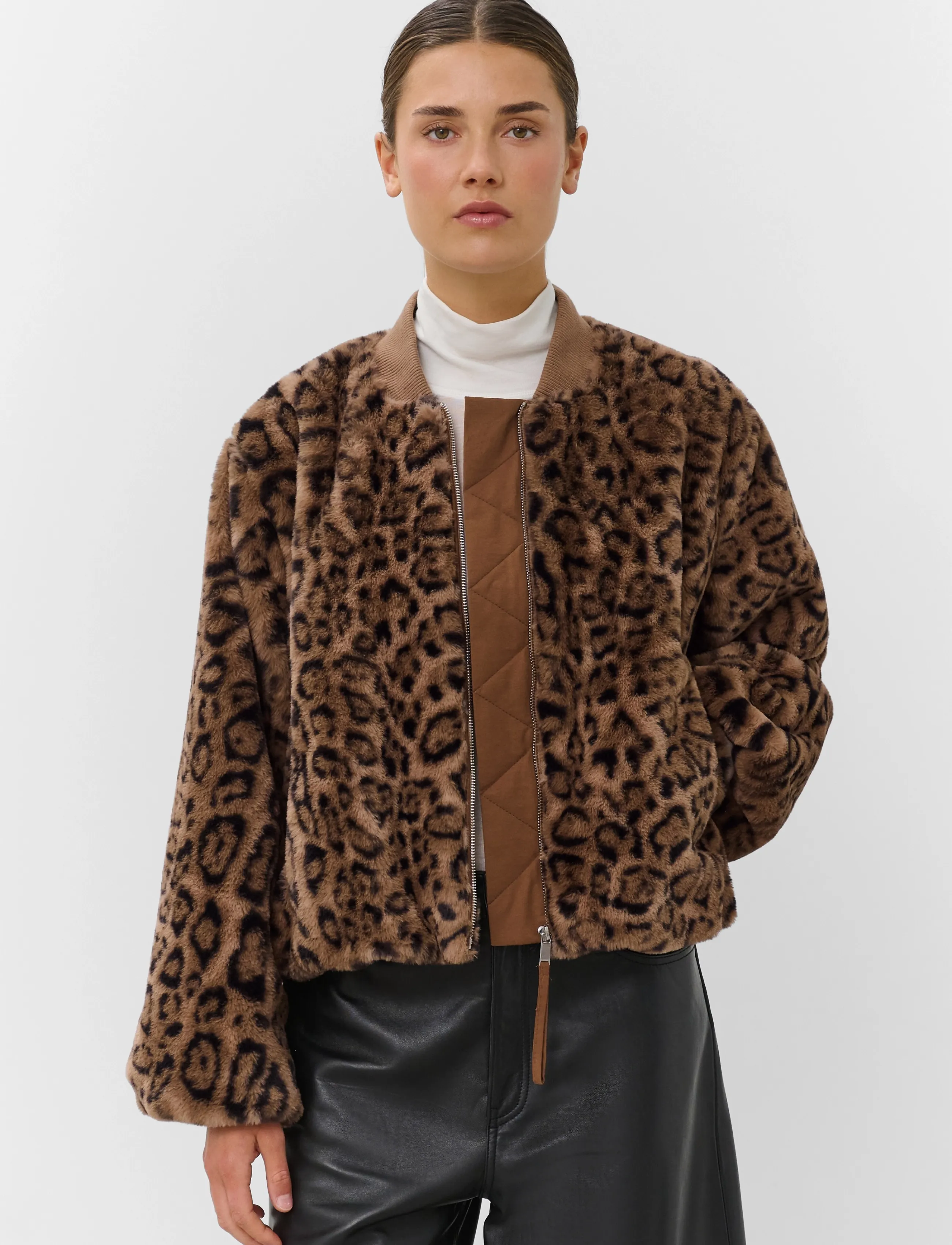 Soaked SLLeona Estacia Bomber Jacket - Spring jackets - PORTABELLA LEOPARD PATTERN / brown