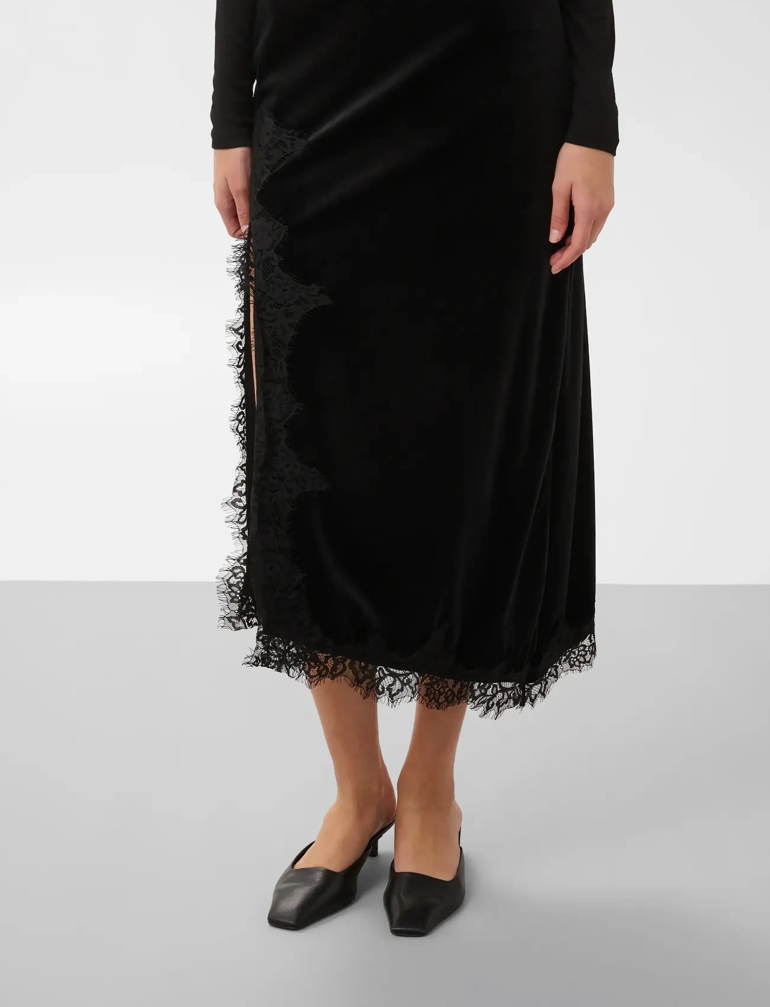 Soaked - SLVelera Lace Skirt - midi skirts - black - 0