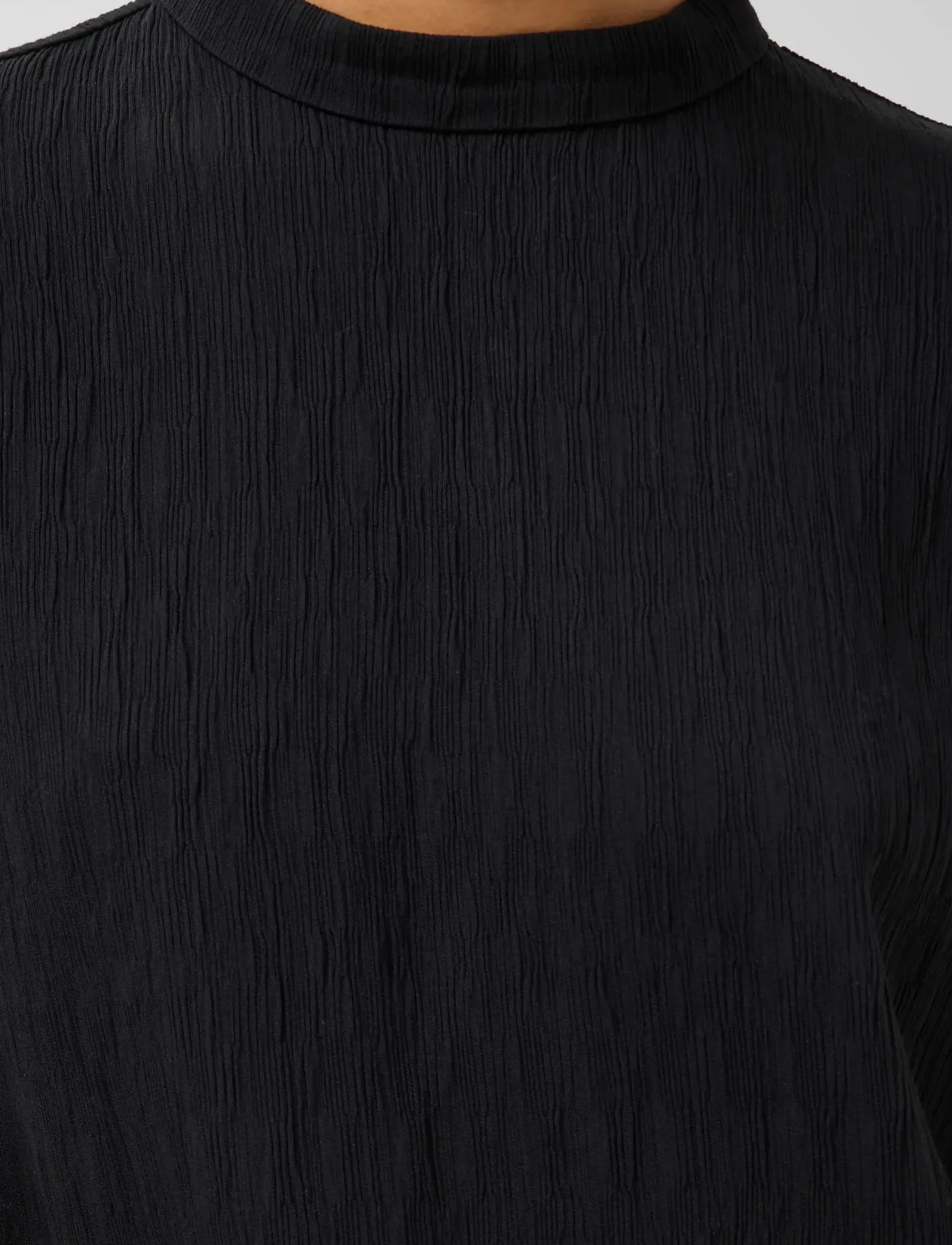 Soaked - SLCevilla Highneck Blouse - short-sleeved blouses - black - 5