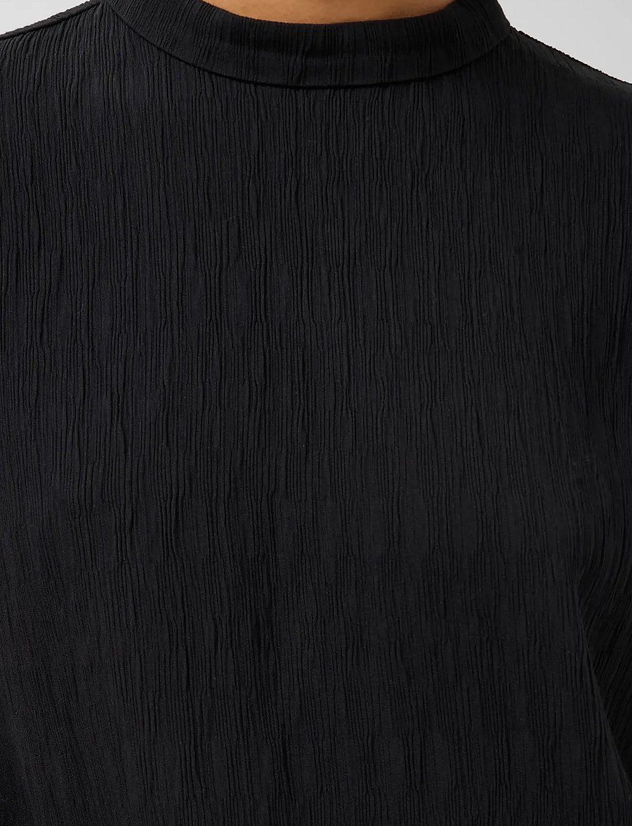 Soaked - SLCevilla Highneck Blouse - short-sleeved blouses - black - 5