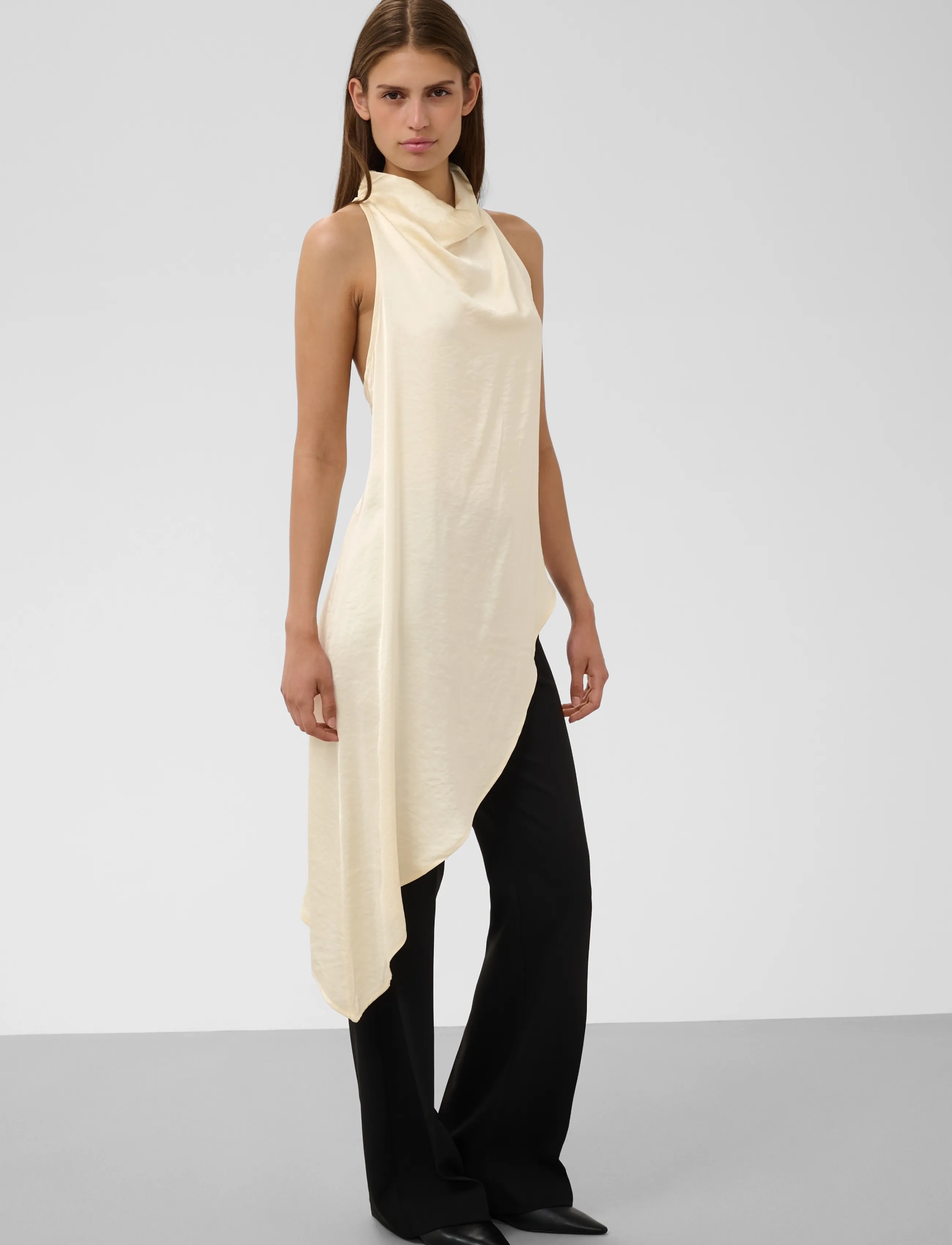 Soaked - SLVerona Assymetric Top - ermeløse bluser - antique white - 3