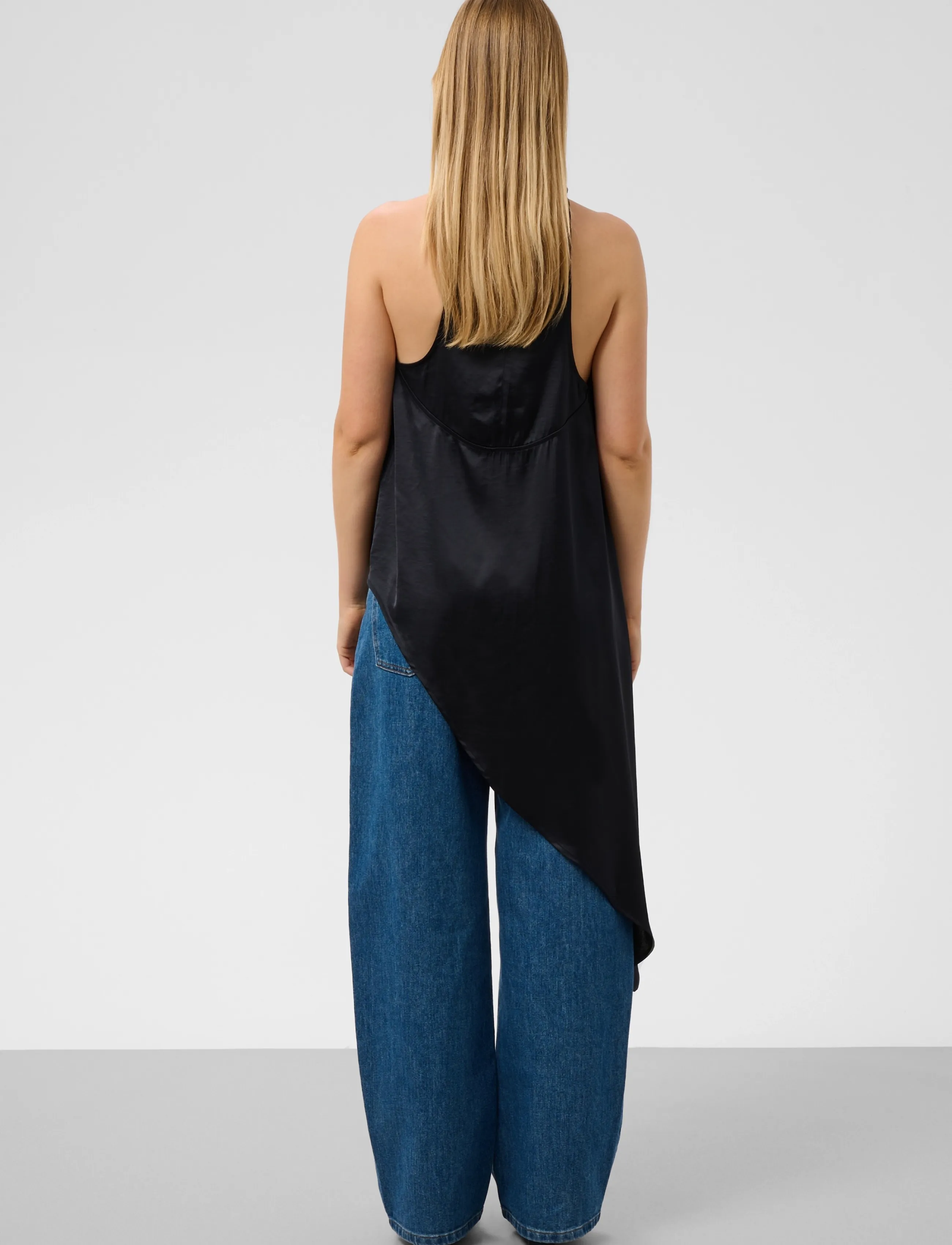 Soaked - SLVerona Assymetric Top - Ærmeløse bluser - black - 3