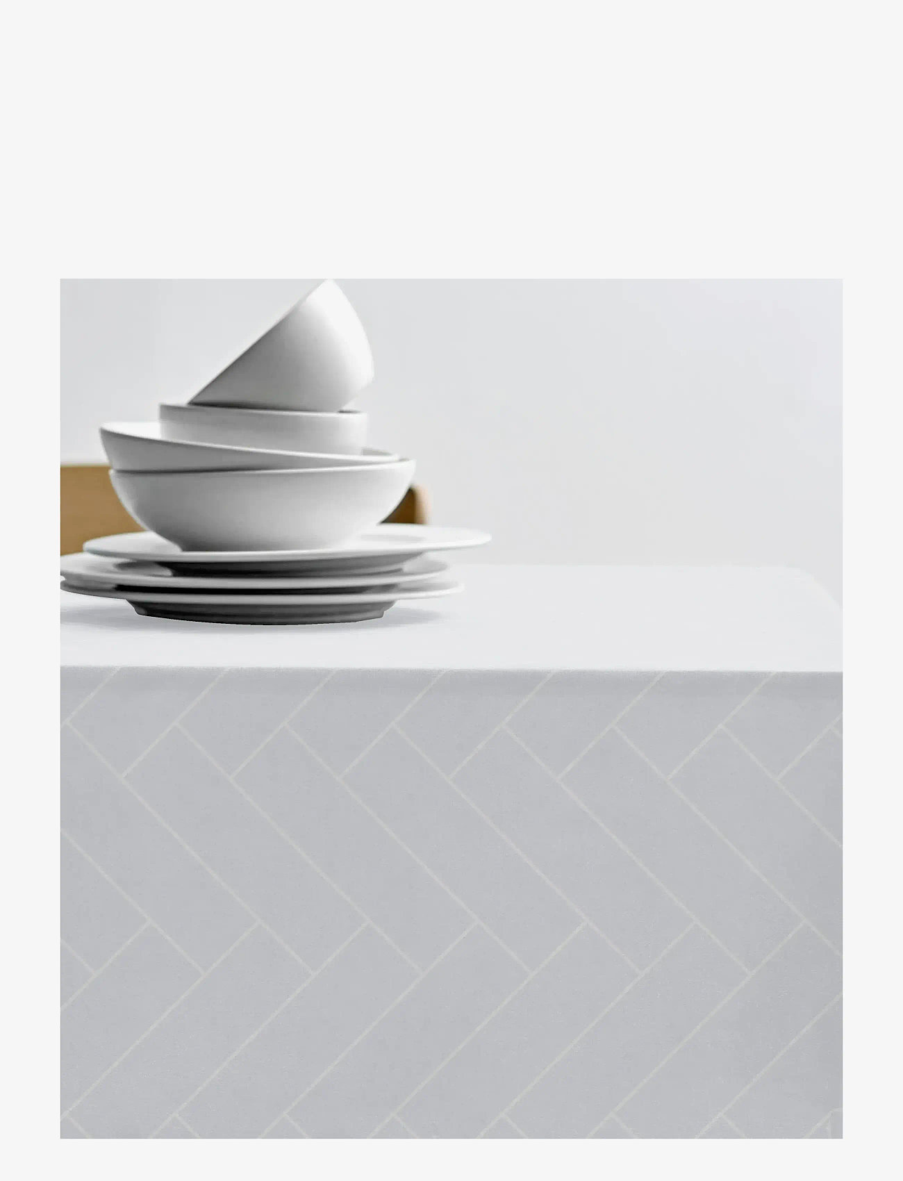 Södahl - Tablecloth 140x370 Tiles Damask White - tablecloths & runners - white - 1