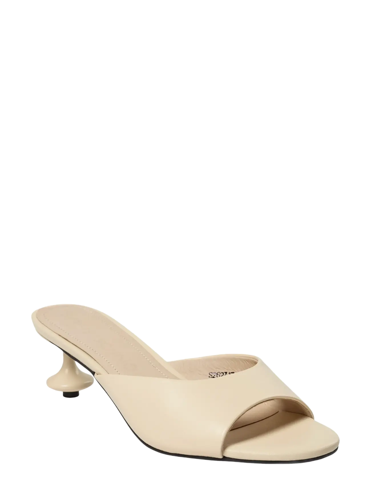 Charlysw Helled Shoe 2