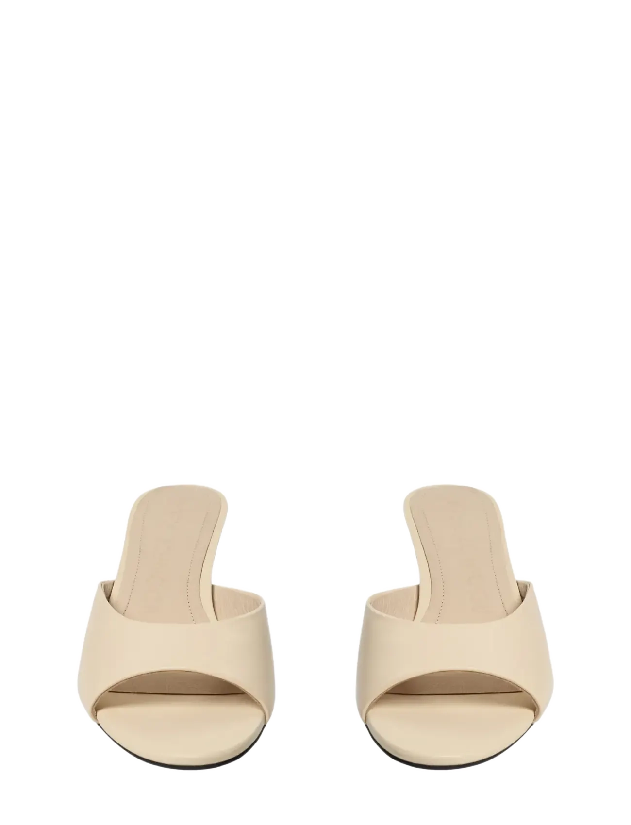 Charlysw Helled Shoe 3