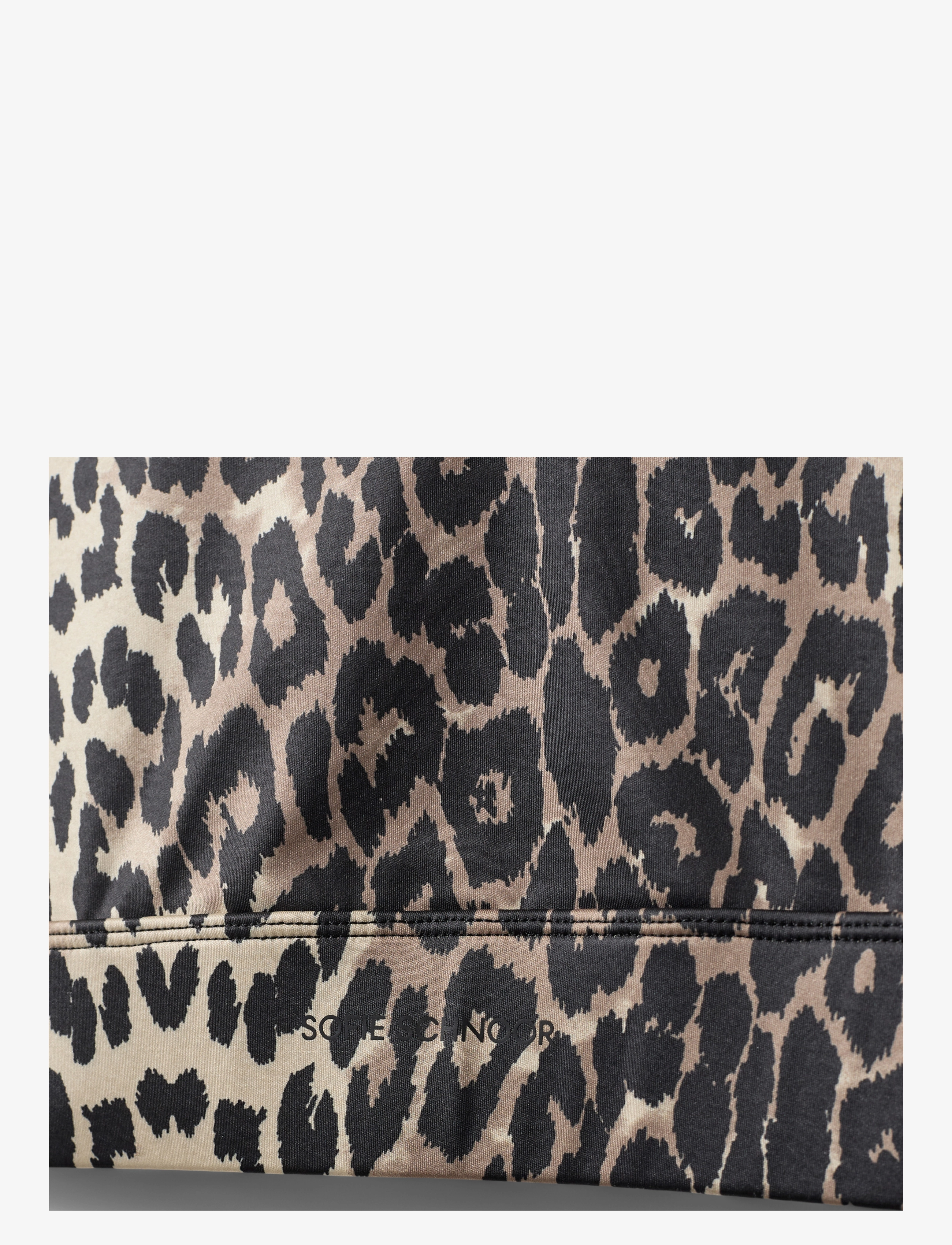 Sofie Schnoor Young - KARASY TOP - urheilutopit - leopard - 2