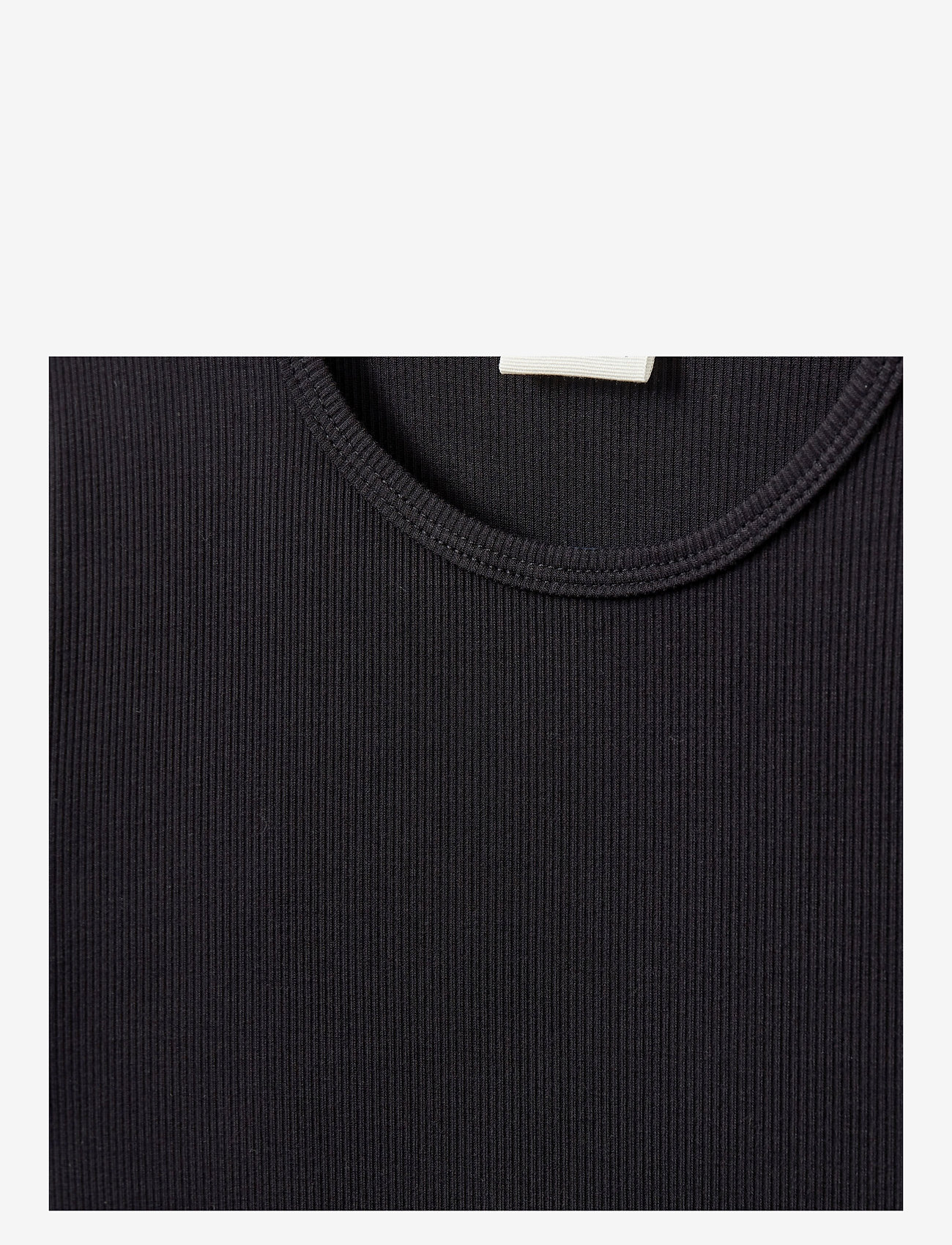Sofie Schnoor Young - NATALIASY RIB T-SHIRT - kortærmede - black - 2