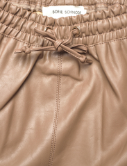 Sofie Schnoor - Skirt - midi nederdele - dusty brown - 2