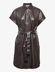 Sofie Schnoor - Dress - marškinių tipo suknelės - dark brown - 0
