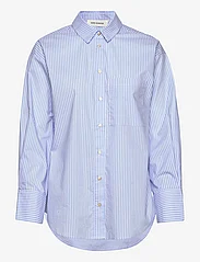 Sofie Schnoor - Shirt - långärmade skjortor - light blue striped - 0