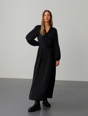 Sofie Schnoor - Dress - skjortekjoler - black - 2