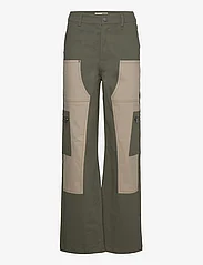Sofie Schnoor - Trousers - wide leg jeans - army green - 0