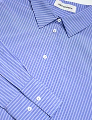 Sofie Schnoor - Shirt - langærmede skjorter - blue striped - 2