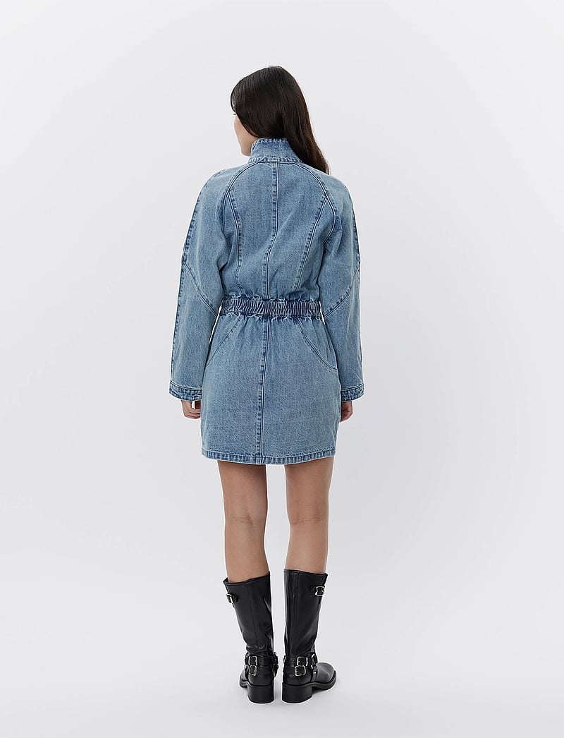 Sofie Schnoor - Dress - skjortklänningar - light denim blue - 4