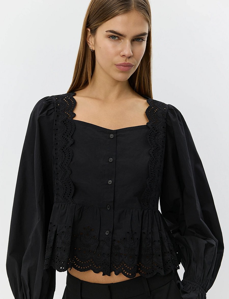 Sofie Schnoor - ARIASW BRODERIE ANGLAISE SHIRT - langärmelige blusen - black - 0
