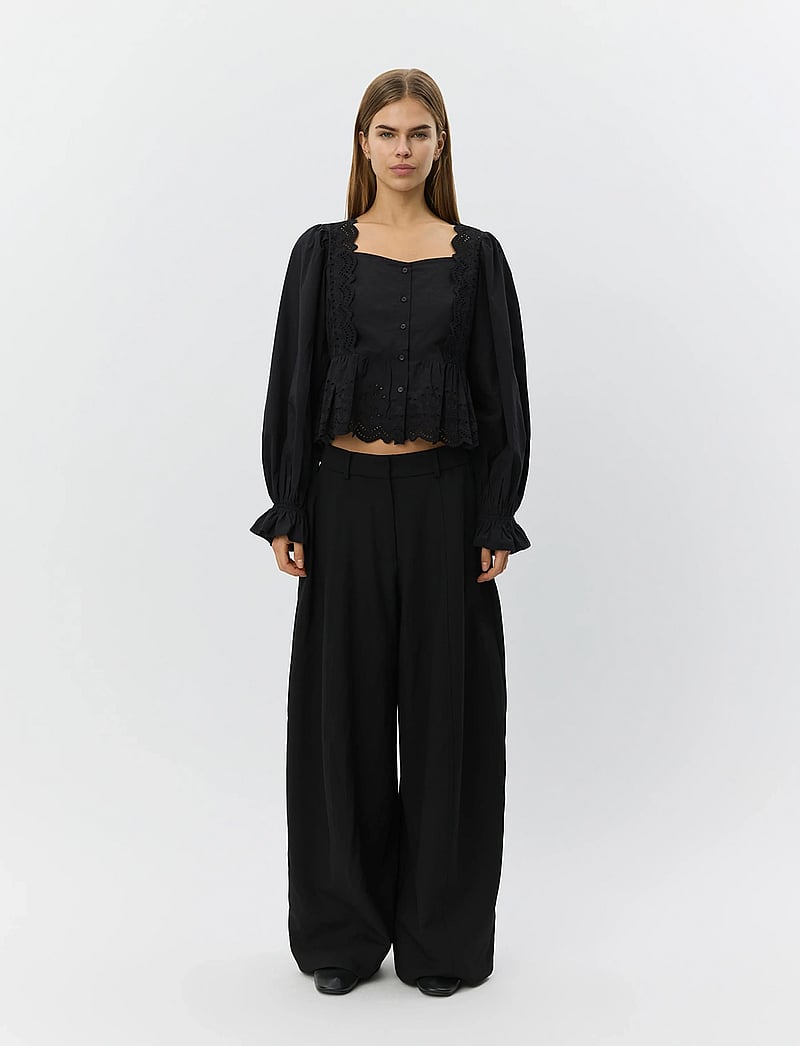 Sofie Schnoor - ARIASW BRODERIE ANGLAISE SHIRT - langärmlige blusen - black - 3