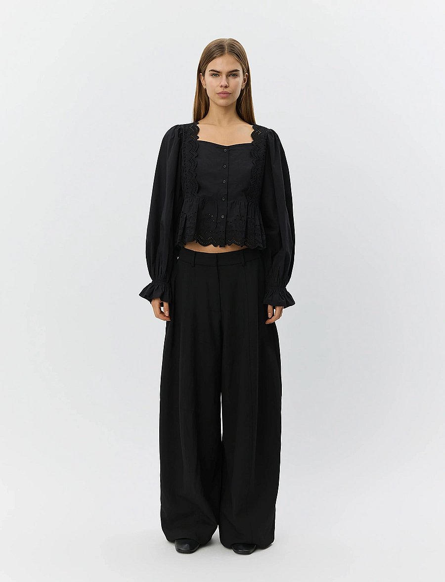 Sofie Schnoor - ARIASW BRODERIE ANGLAISE SHIRT - langärmelige blusen - black - 3