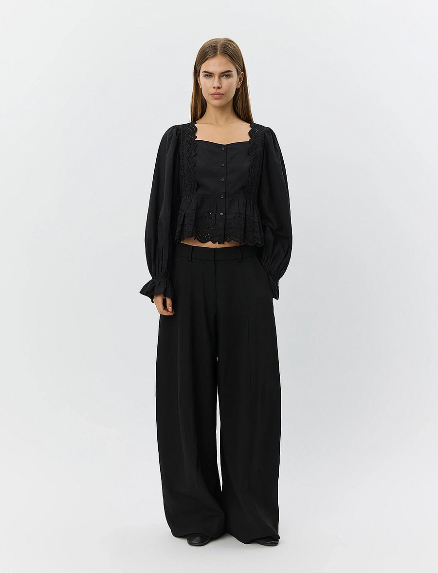 Sofie Schnoor - ARIASW BRODERIE ANGLAISE SHIRT - langärmelige blusen - black - 4