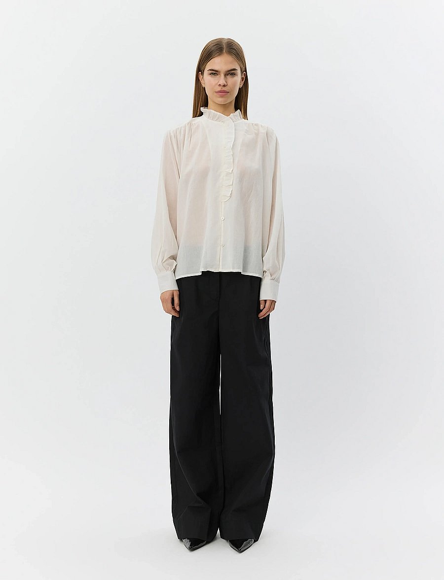 Sofie Schnoor - EDNASW FRILLED PLACKET SHIRT - long sleeved blouses - off white - 0