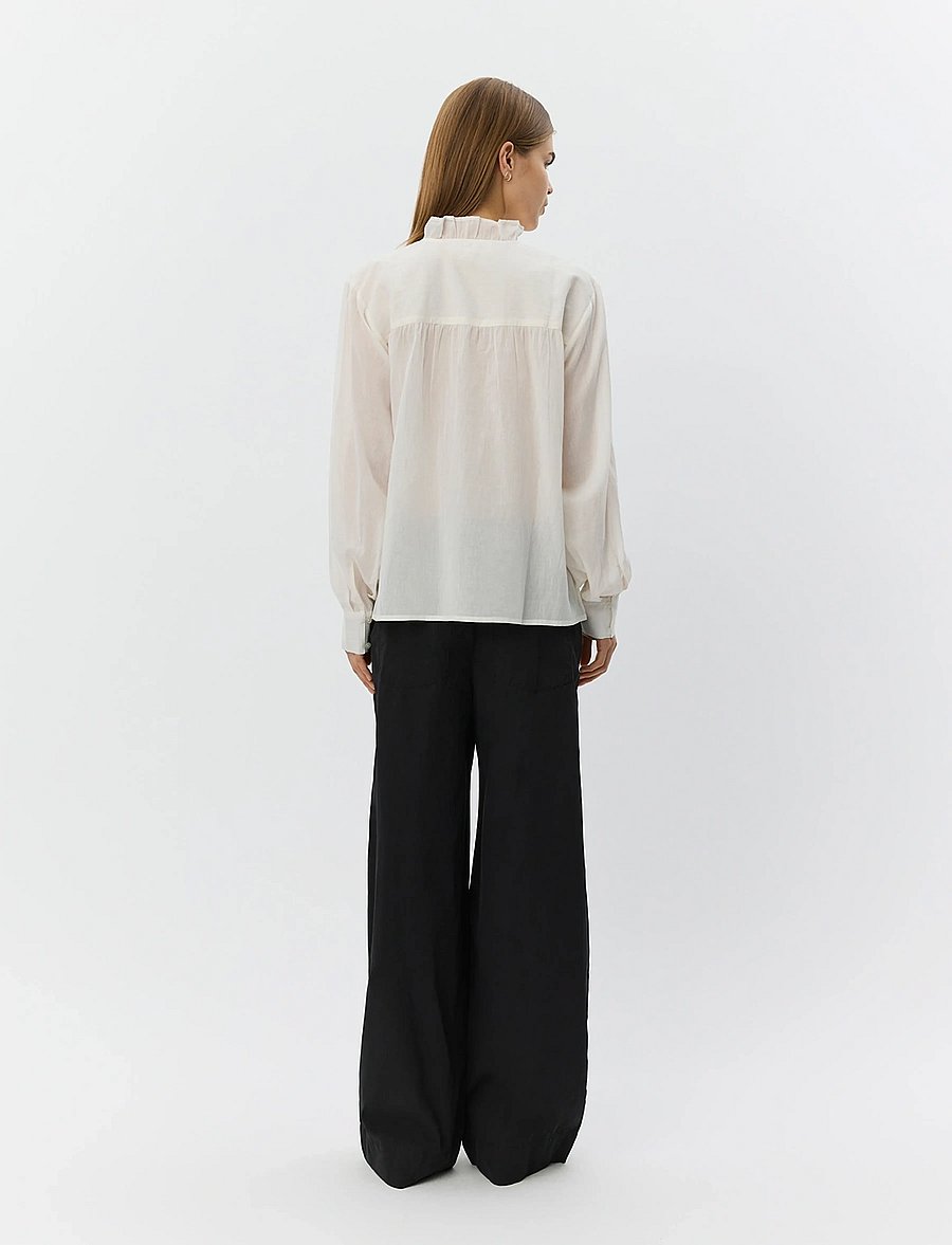 Sofie Schnoor - EDNASW FRILLED PLACKET SHIRT - long sleeved blouses - off white - 4