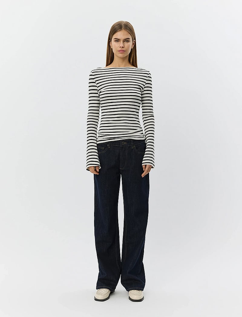 Sofie Schnoor - CECESW BOAT-NECK LONG-SLEEVE T-SHIR - langærmede toppe - white black striped - 0