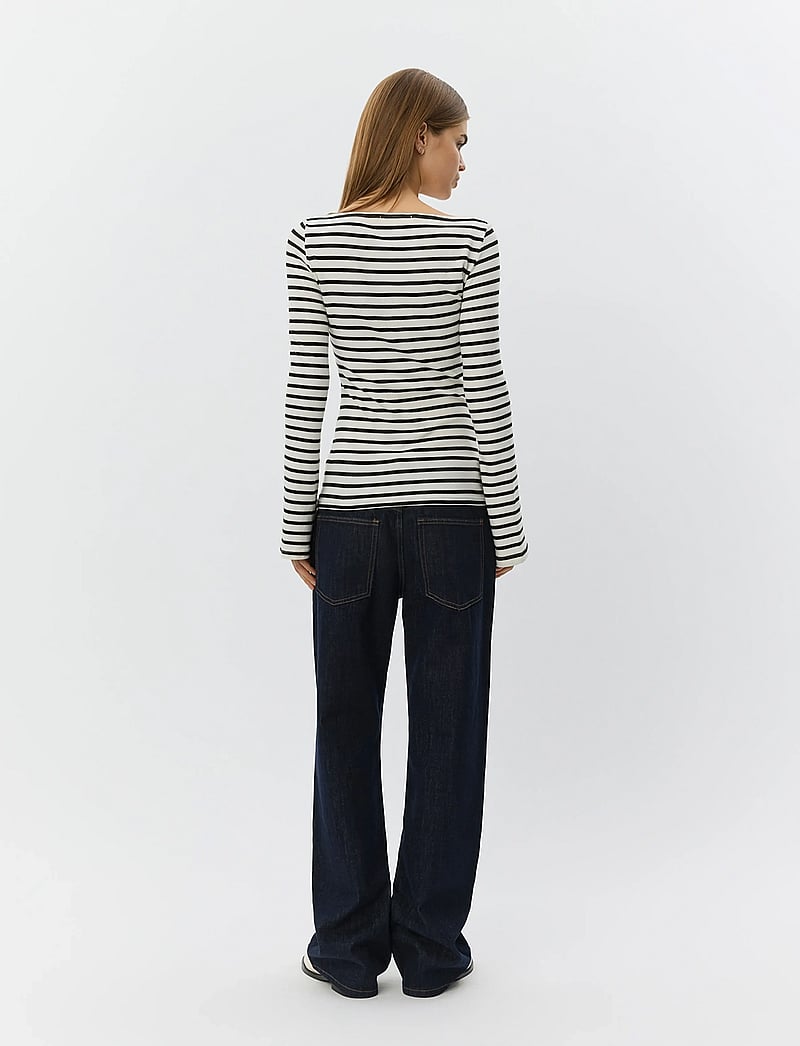 Sofie Schnoor - CECESW BOAT-NECK LONG-SLEEVE T-SHIR - langærmede toppe - white black striped - 4