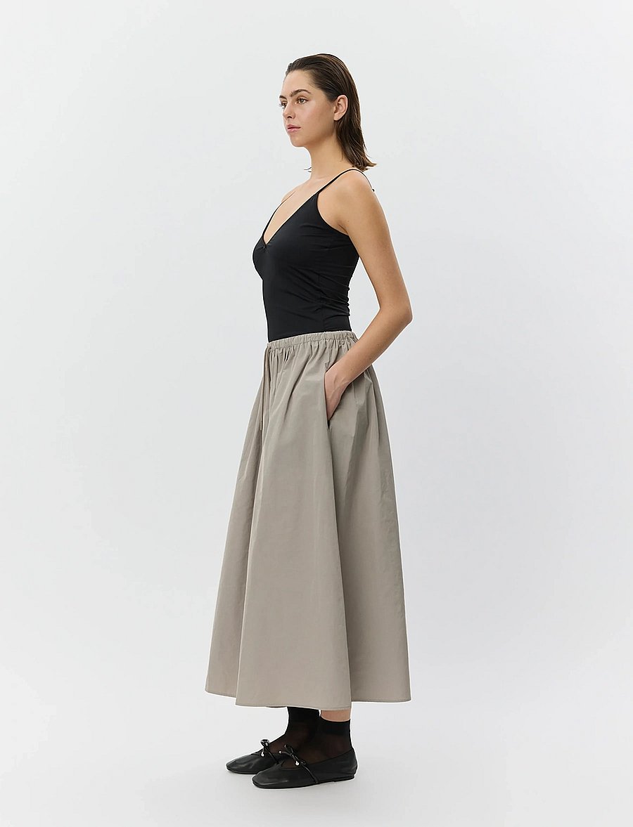Sofie Schnoor - JUNEAUSW MIDI SKIRT - midiseelikud - dusty green - 3