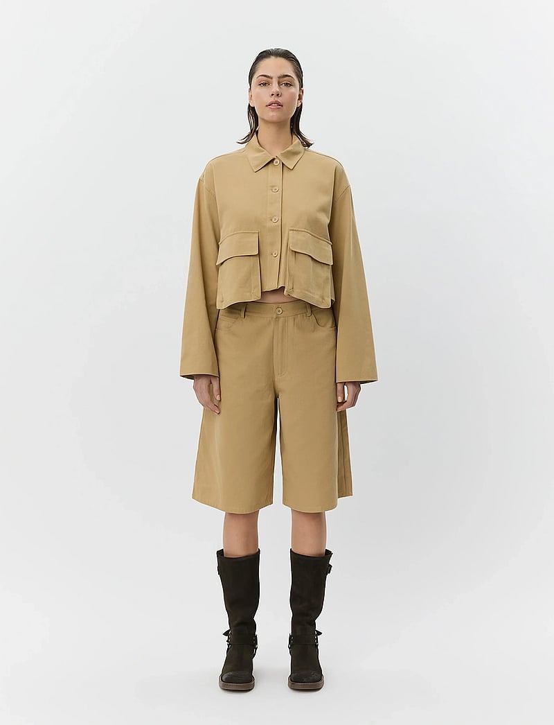 Sofie Schnoor - LARKSW SHORT SHIRT JACKET - utility-jacken - camel - 3