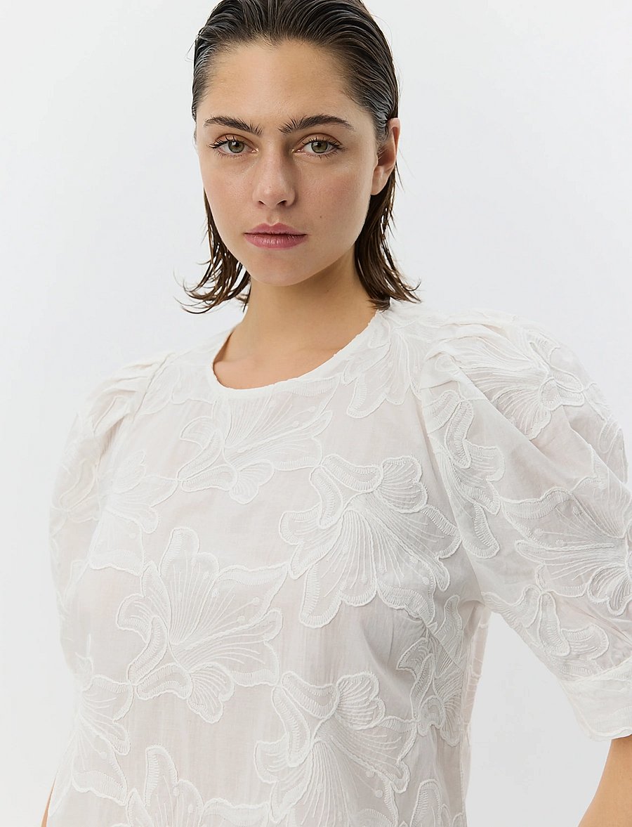 Sofie Schnoor - AHLIASW PUFF SLEEVE BLOUSE - kortärmade blusar - white - 4