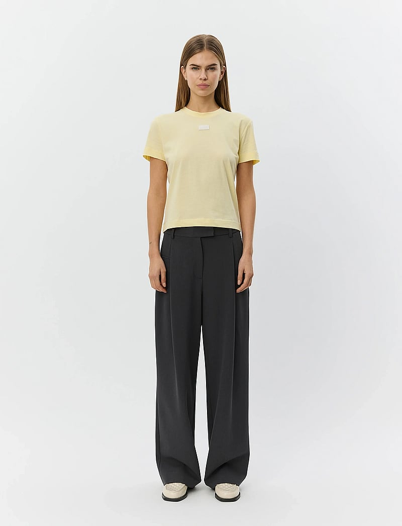 Sofie Schnoor - INDYSW MINI T-SHIRT - t-shirts - butter yellow - 0