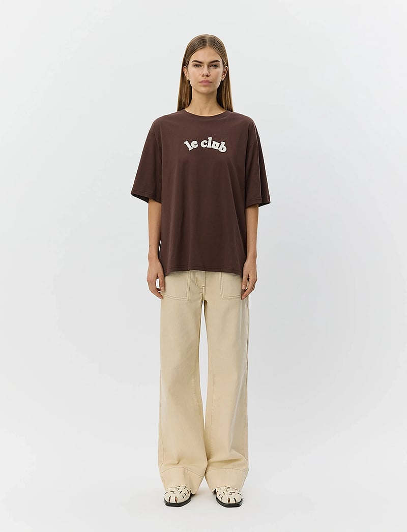 Sofie Schnoor - MAESW OVERSIZE T-SHIRT - t-shirts - dark brown - 0