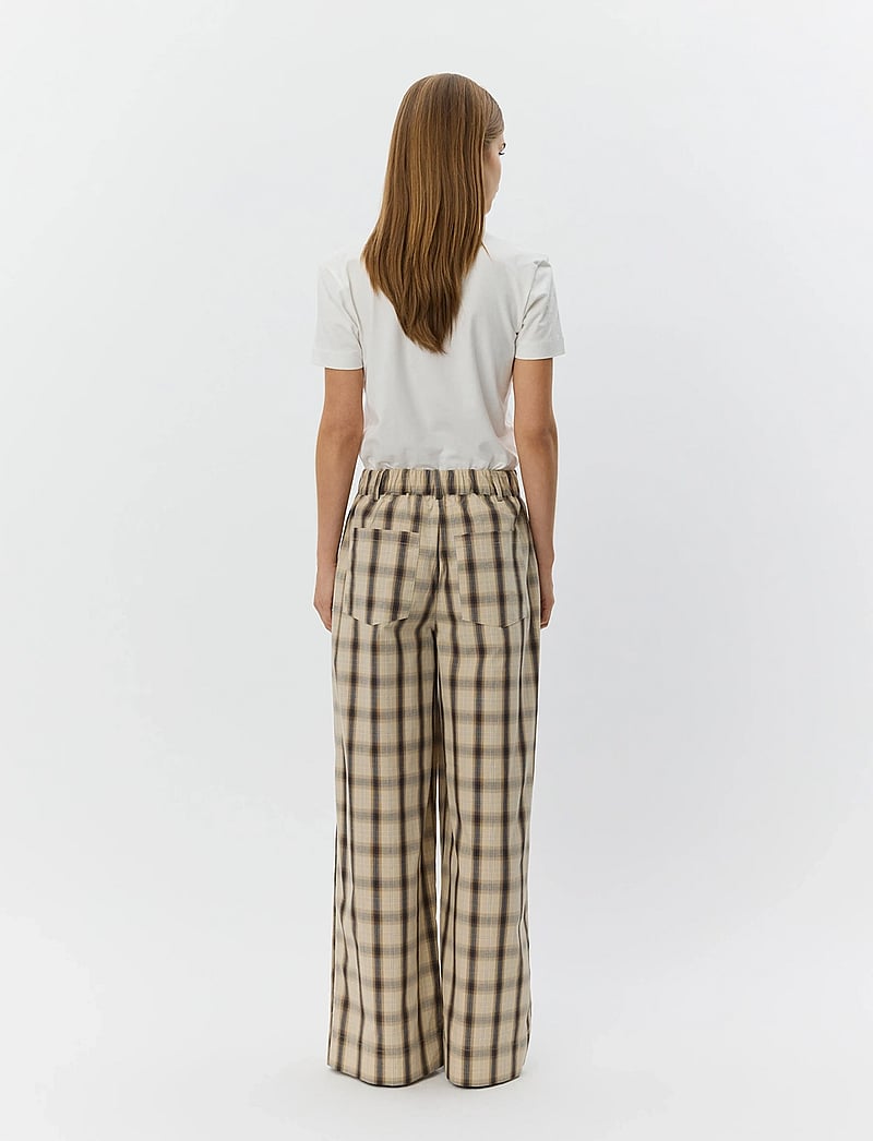 Sofie Schnoor - REINESW CHECK WIDE LEG TROUSERS - hosen mit weitem bein - grey check - 4
