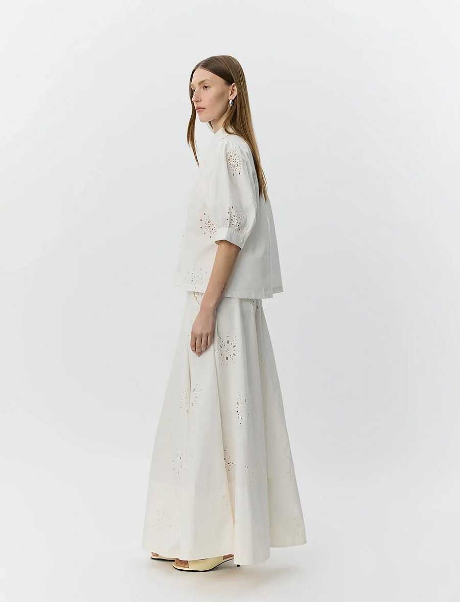 Sofie Schnoor - ALESSIASW BRODERIE ANGLAISE SHIRT - kortærmede bluser - snow white - 3