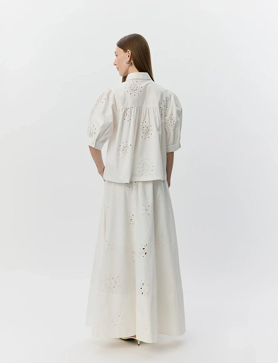 Sofie Schnoor - ALESSIASW BRODERIE ANGLAISE SHIRT - kortærmede bluser - snow white - 4