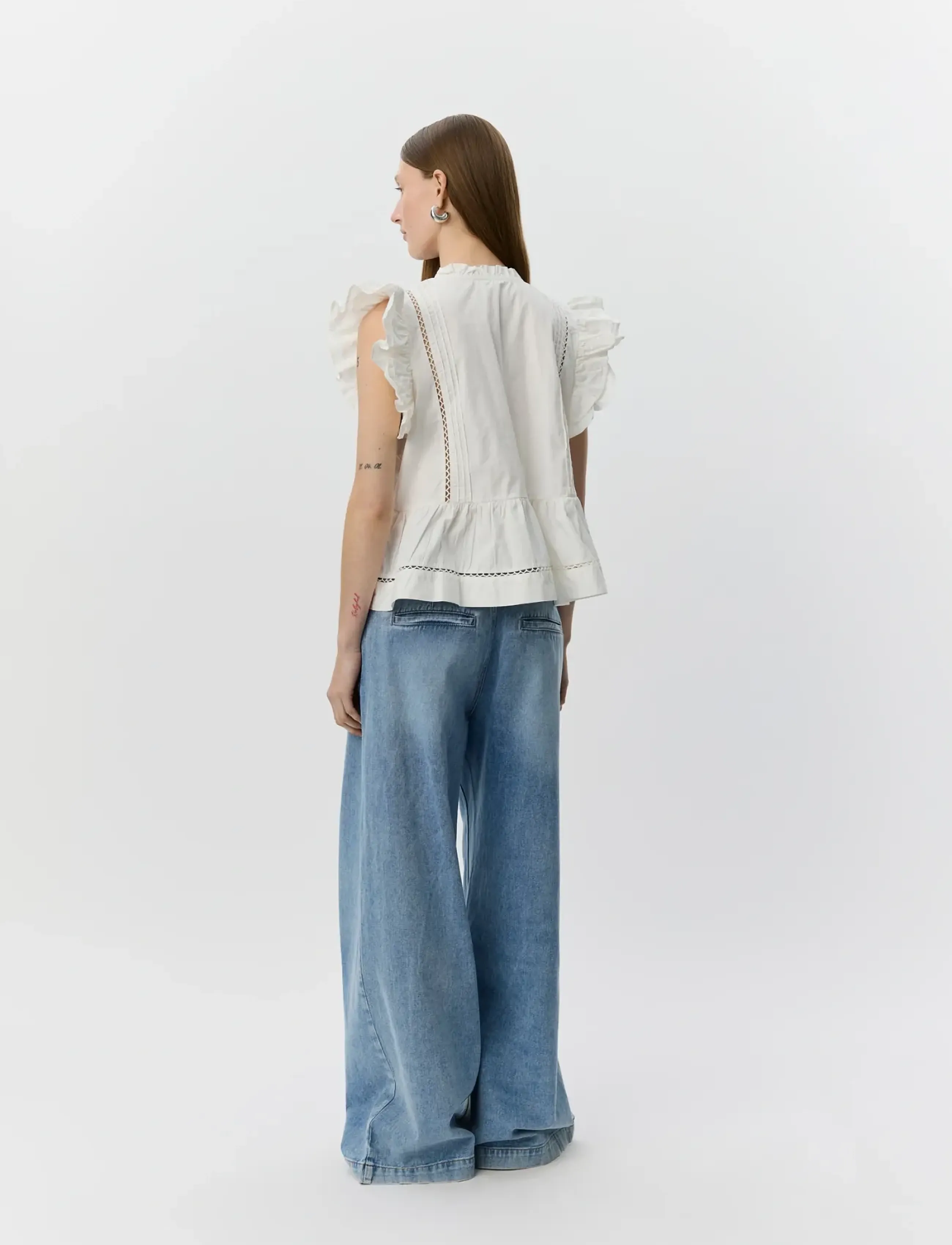 Sofie Schnoor - JULIENSW FRILL COTTON TOP - Ärmellose blusen - white alyssum - 4