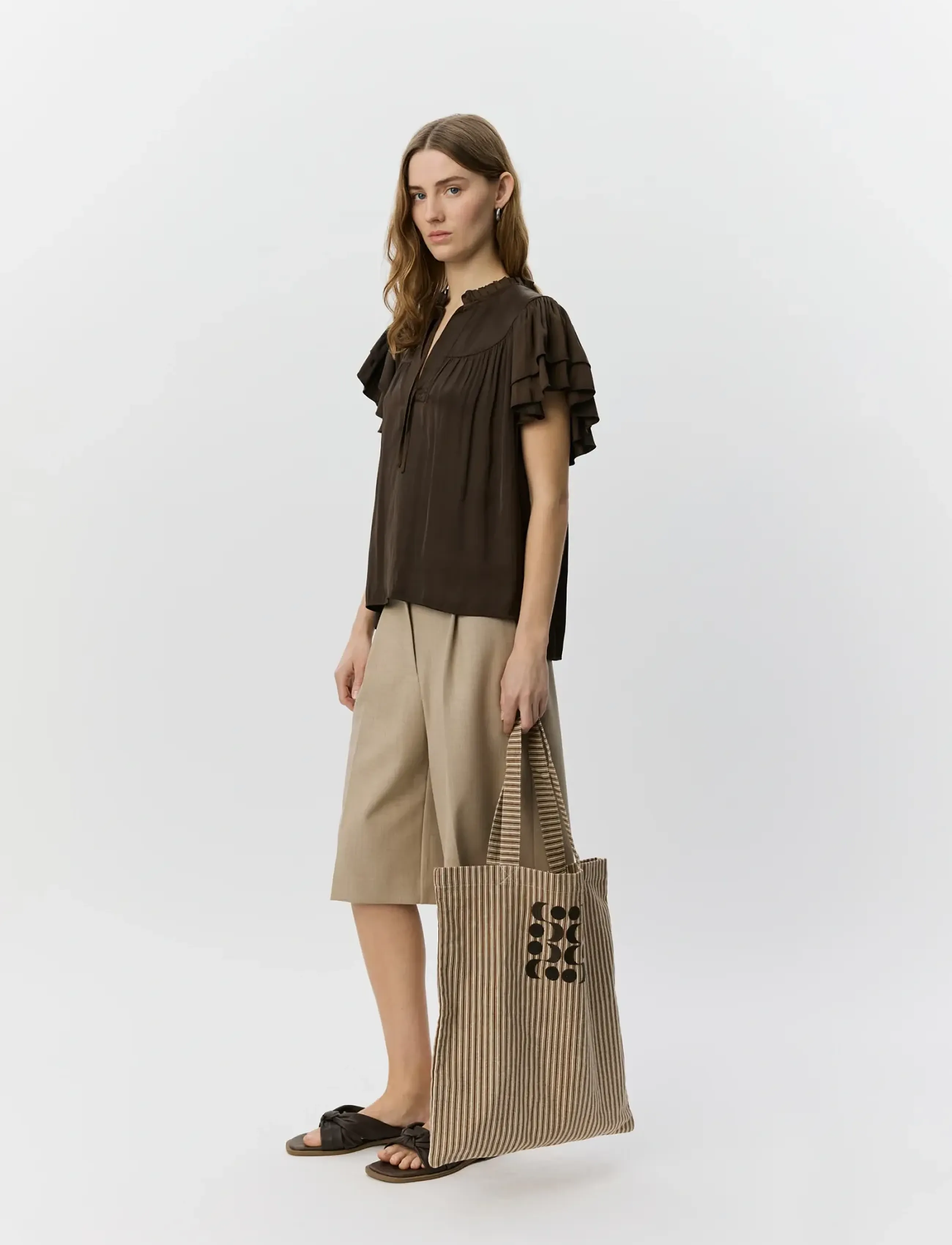 Sofie Schnoor - LALILASW FRILL TOP - lühikeste varrukatega pluusid - intense brown - 3