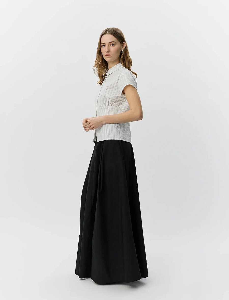 Sofie Schnoor - LILYANSW STRIPED SLIM FIT SHIRT - kortærmede skjorter - off white / black stripe - 3