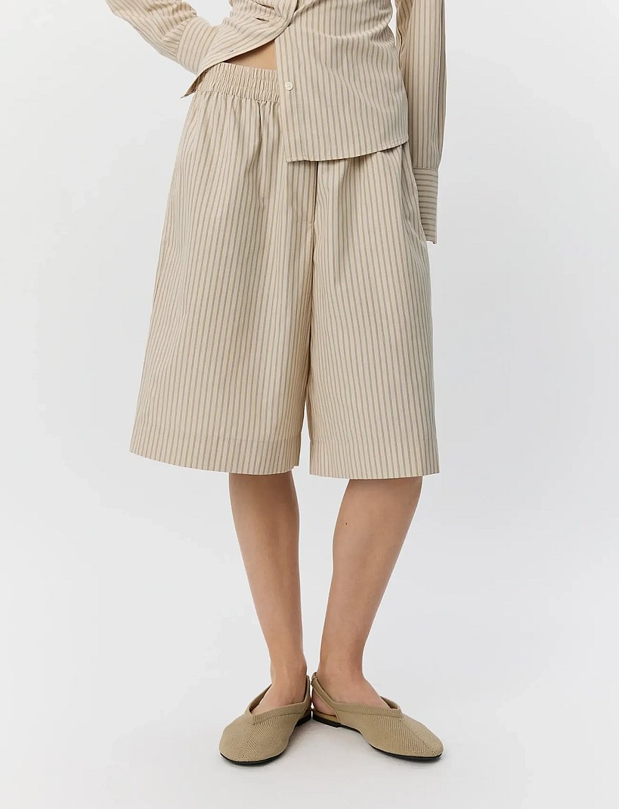 Sofie Schnoor - BLAIRSW STRIPED BERMUDA SHORTS - bermudas - off white / black stripe - 5