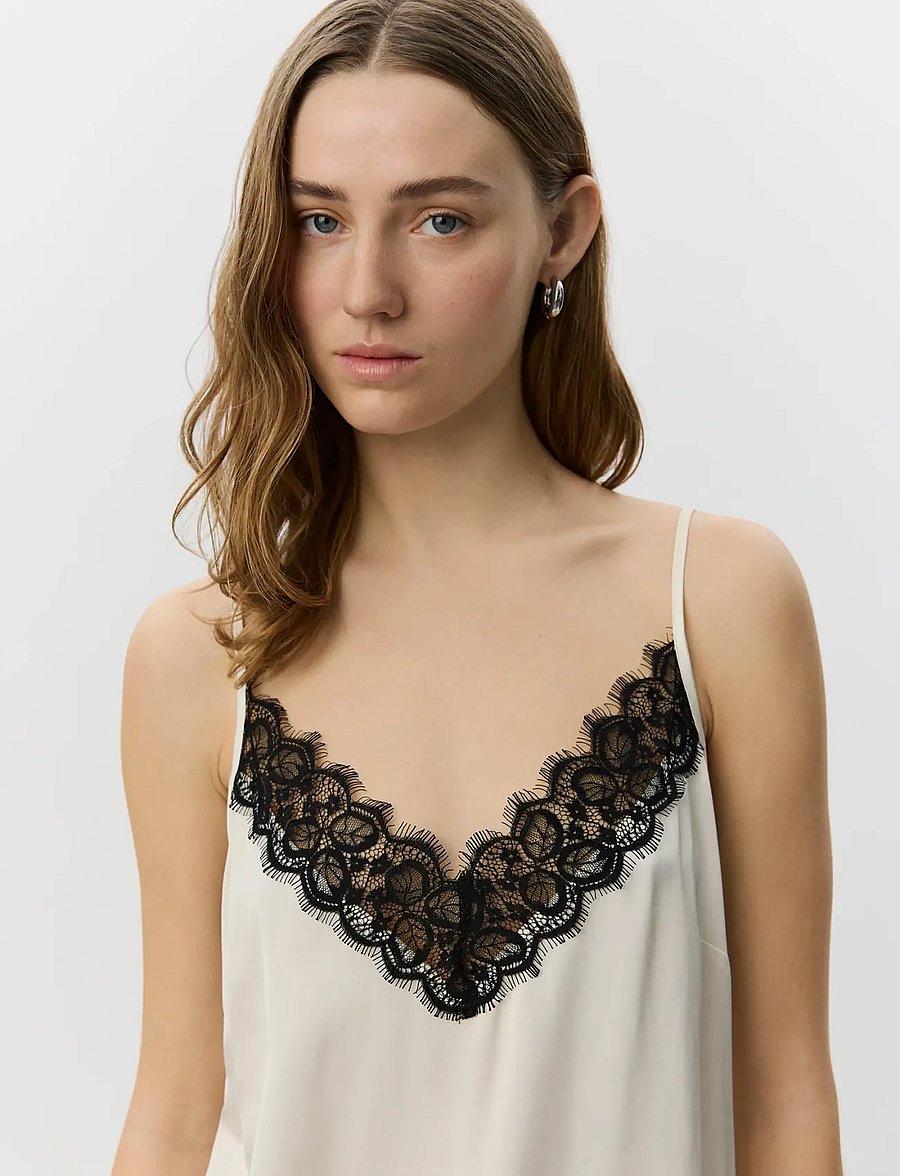 Sofie Schnoor - AGGIESW SLIP TOP - varrukateta topid - cream white - 5