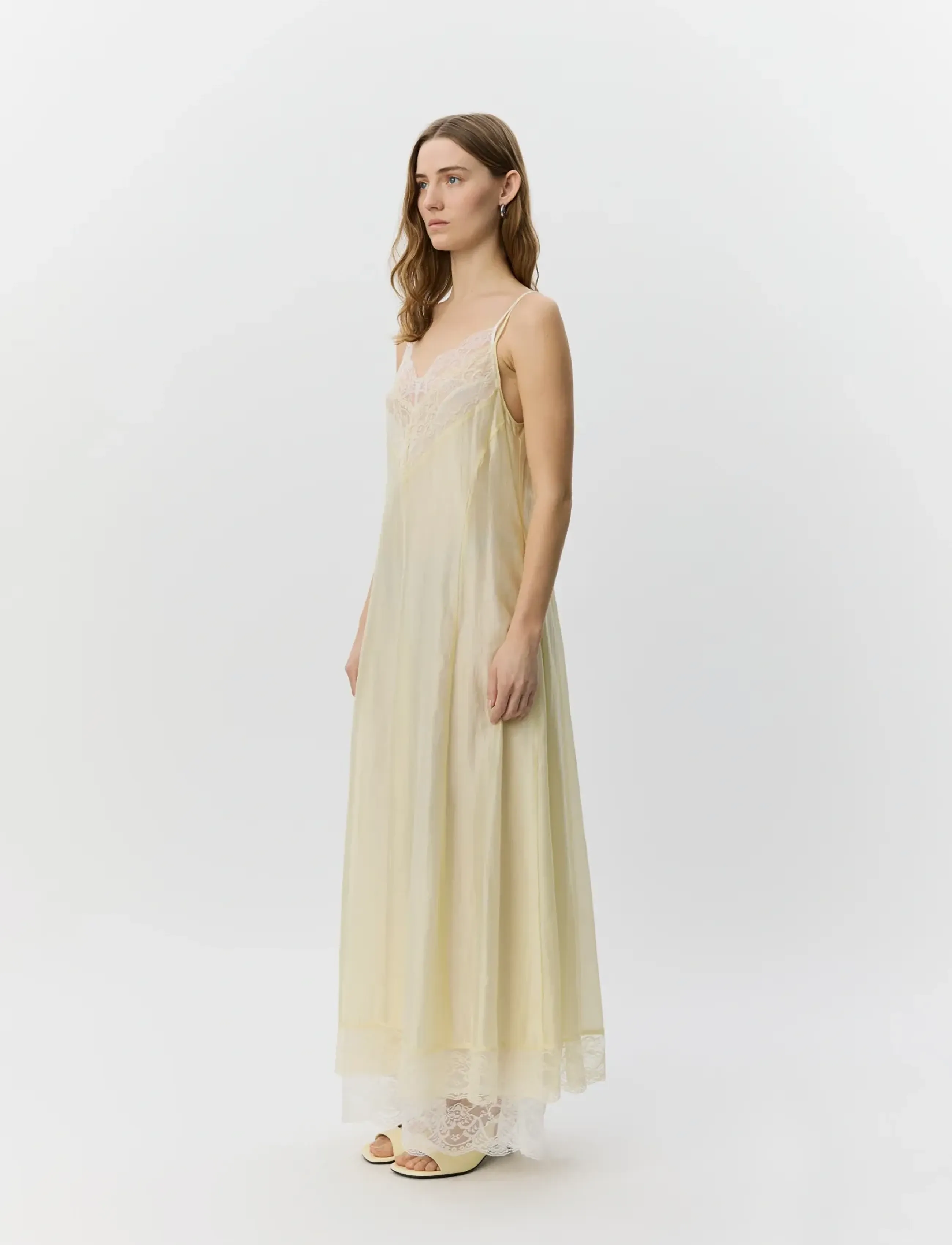 Sofie Schnoor - ESMASW DRESS WITH LACE DETAILS - schlupfkleider - creme yellow - 3