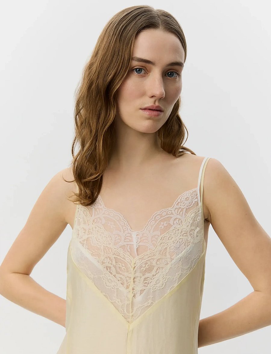 Sofie Schnoor - ESMASW DRESS WITH LACE DETAILS - schlupfkleider - creme yellow - 5