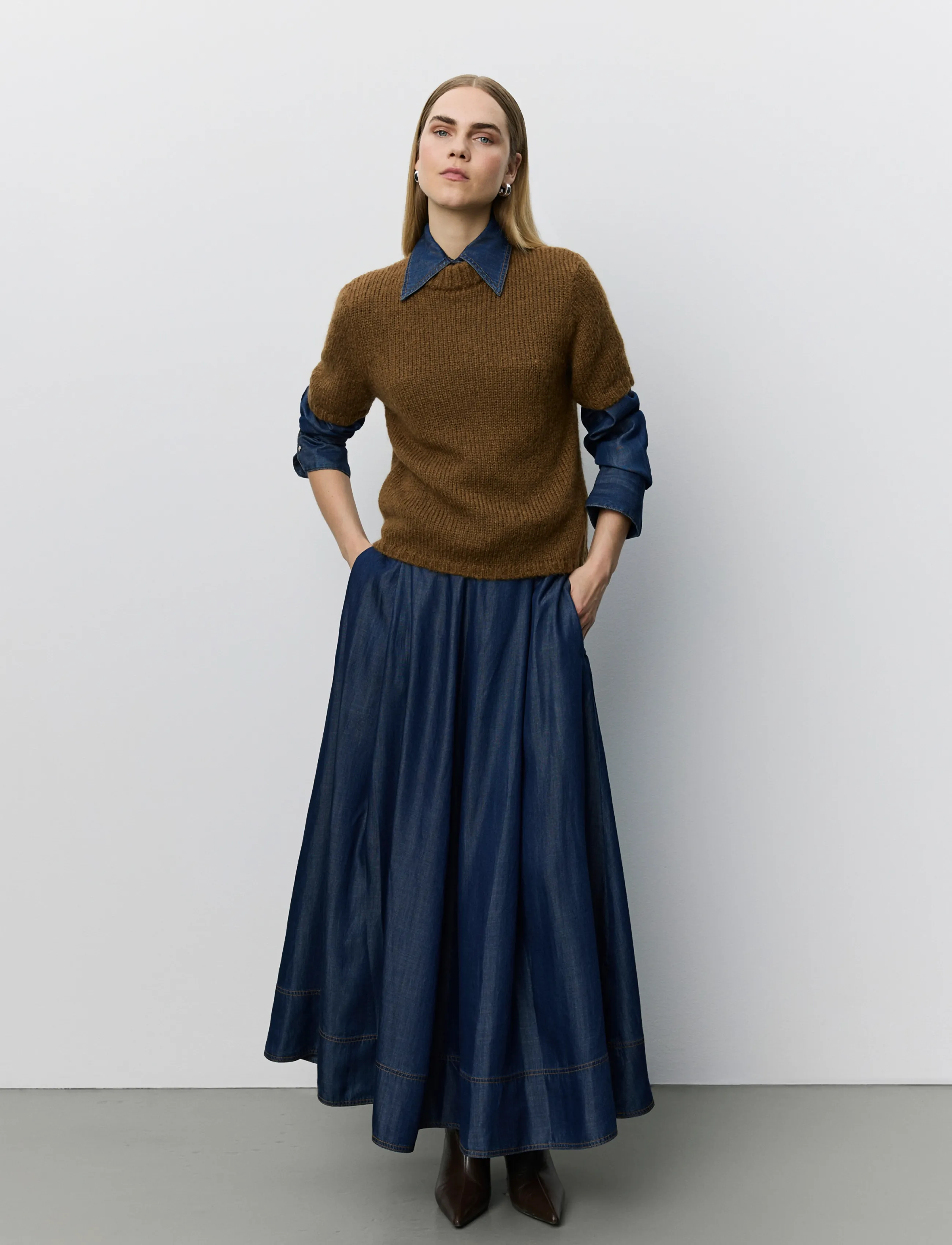 Sofie Schnoor - SAGASW SHORT SLEEVE KNIT SWEATER - dark brown - 4