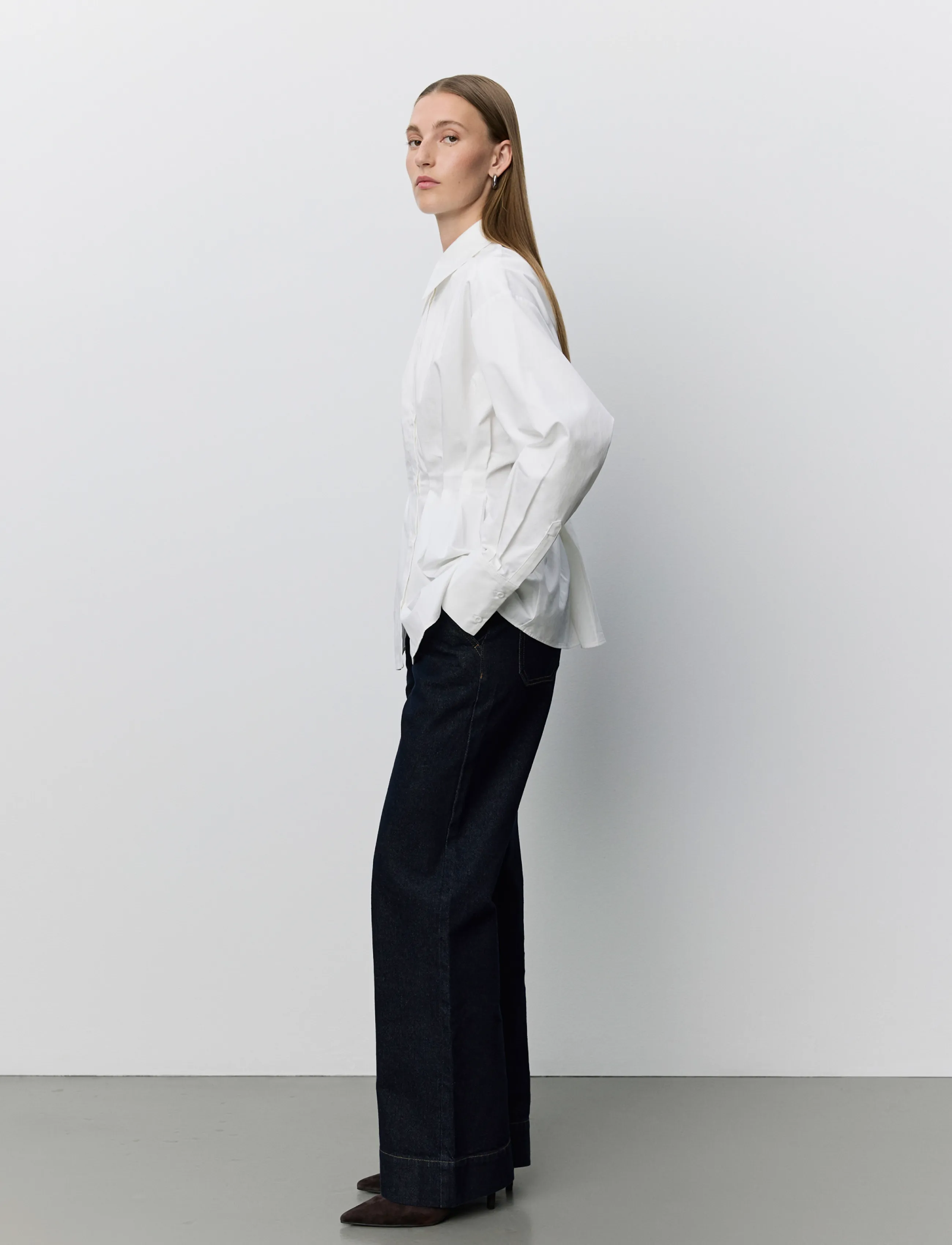 Sofie Schnoor - MIKRASW FITTED SHIRT WITH PLEATS - hemden - off white - 3