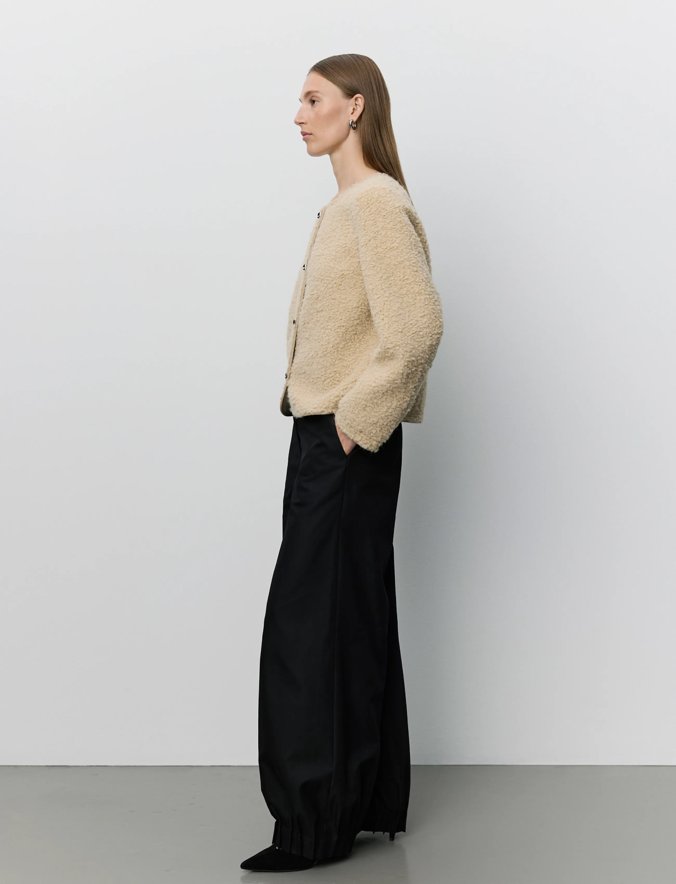 Sofie Schnoor Louanasw Pleated Trousers, 34, Black, Trousers > Barrel Trousers, Dame