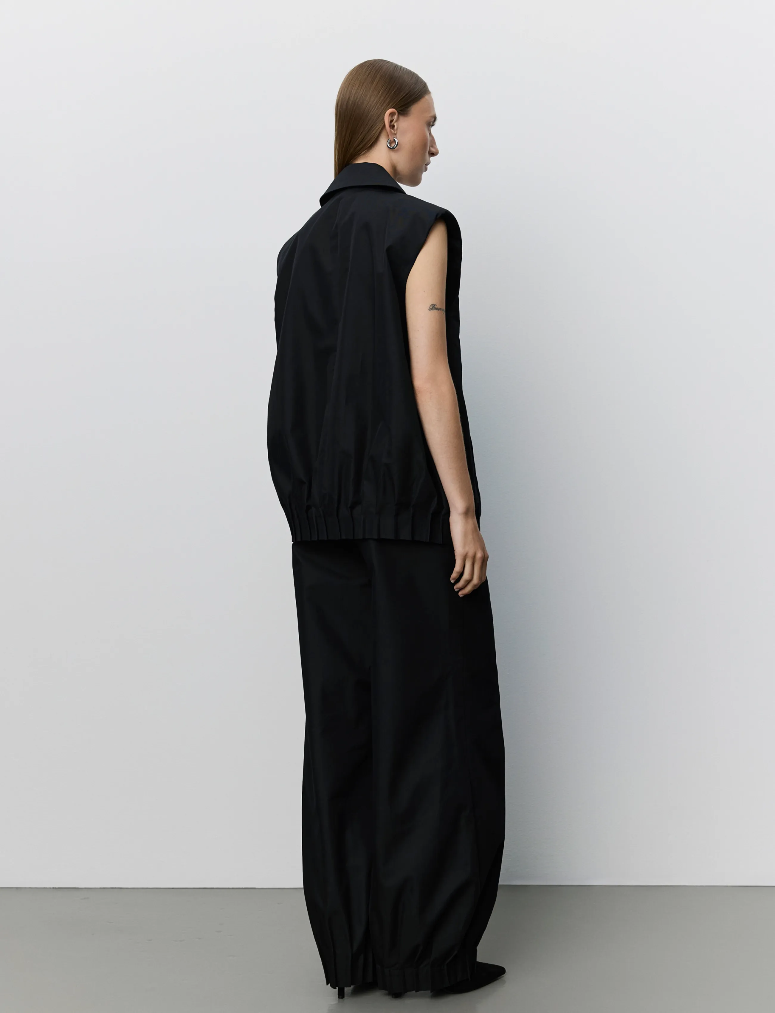 Sofie Schnoor - LANEASW PLEATED HEM VEST - jeansvästar - black - 5